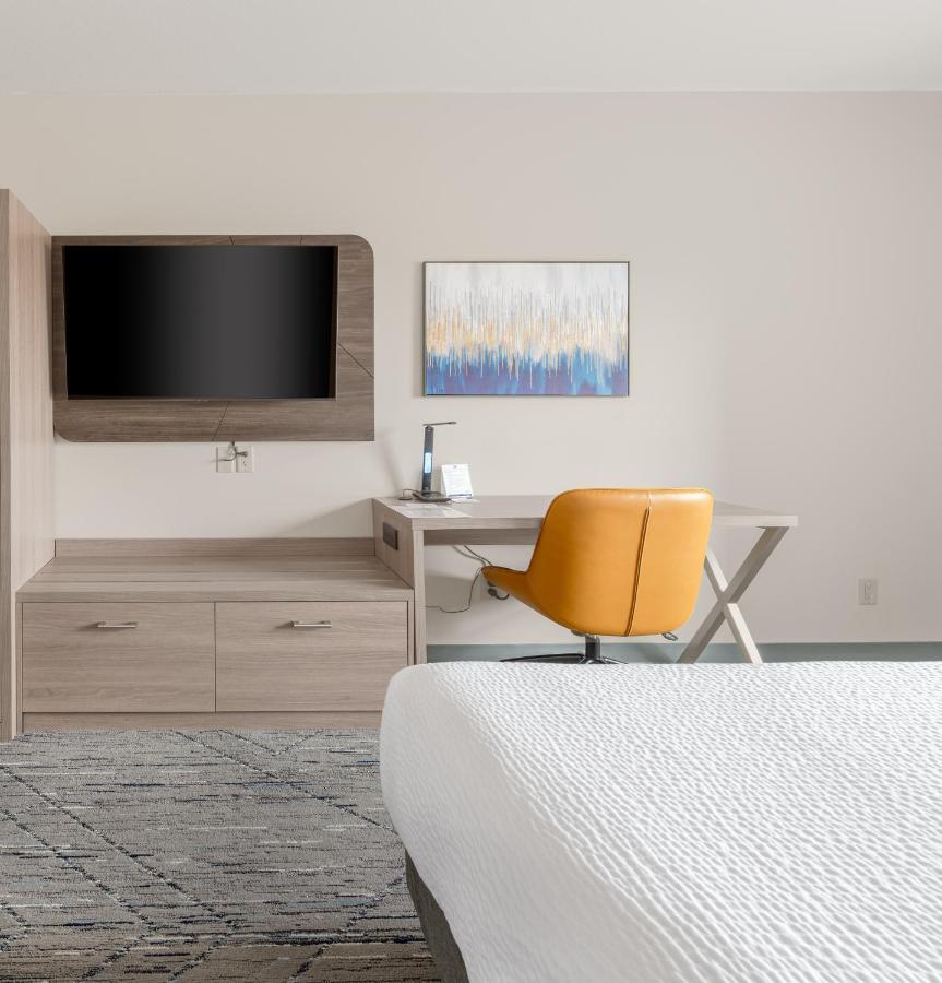 Holiday Inn Express Hotel & Suites-Edmonton South By Ihg Buitenkant foto