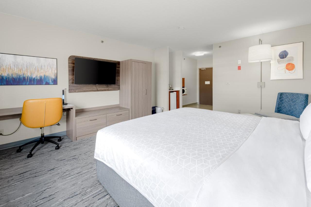 Holiday Inn Express Hotel & Suites-Edmonton South By Ihg Buitenkant foto