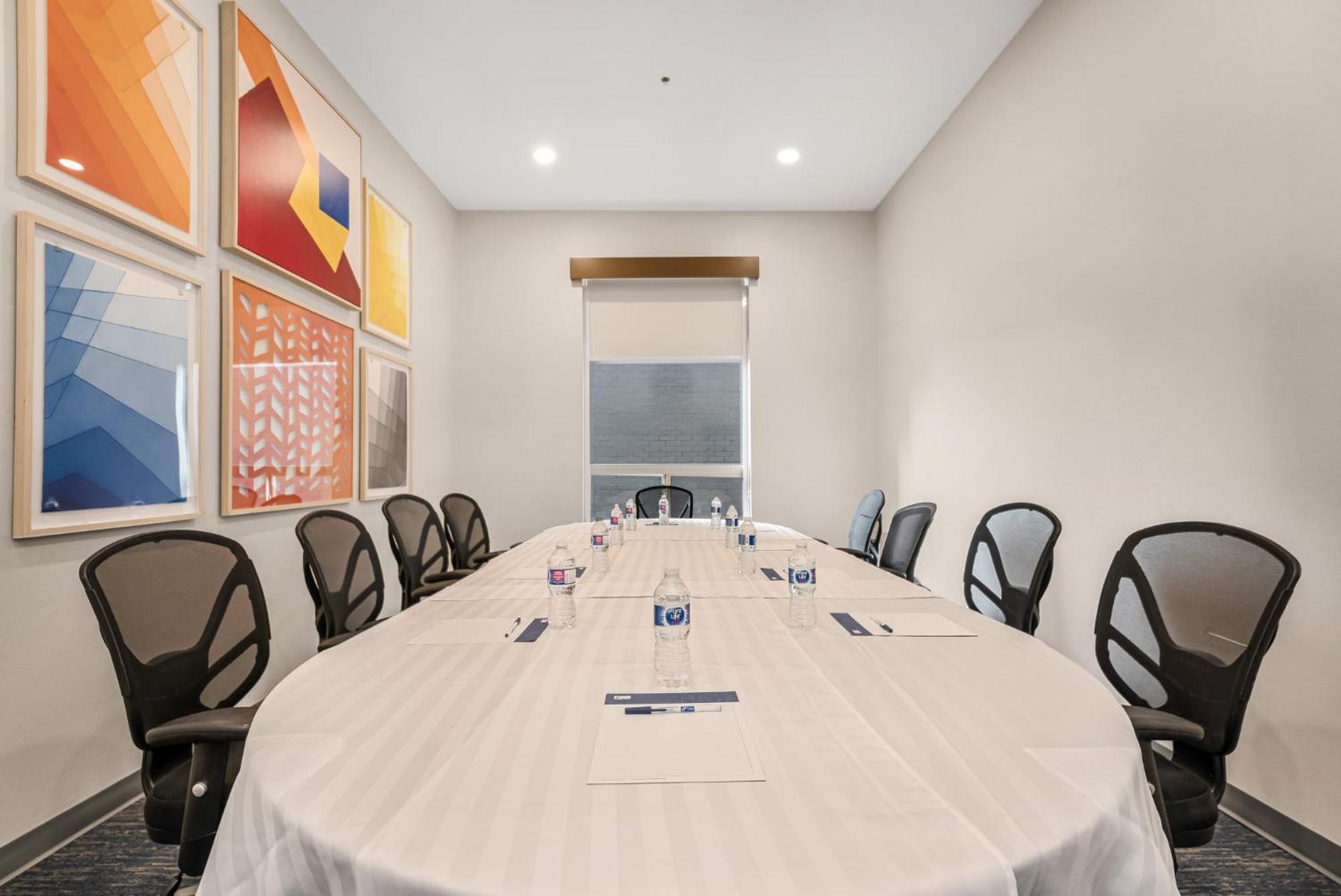 Holiday Inn Express Hotel & Suites-Edmonton South By Ihg Buitenkant foto