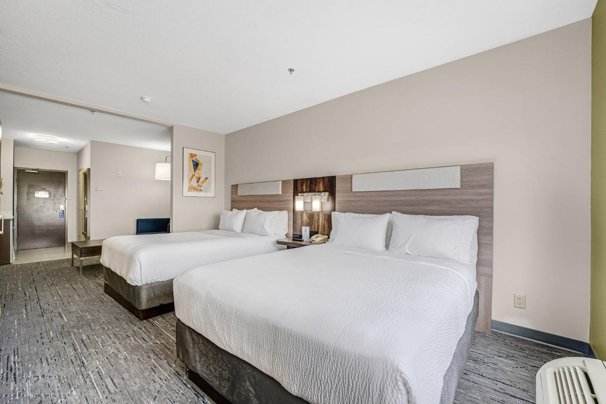 Holiday Inn Express Hotel & Suites-Edmonton South By Ihg Buitenkant foto