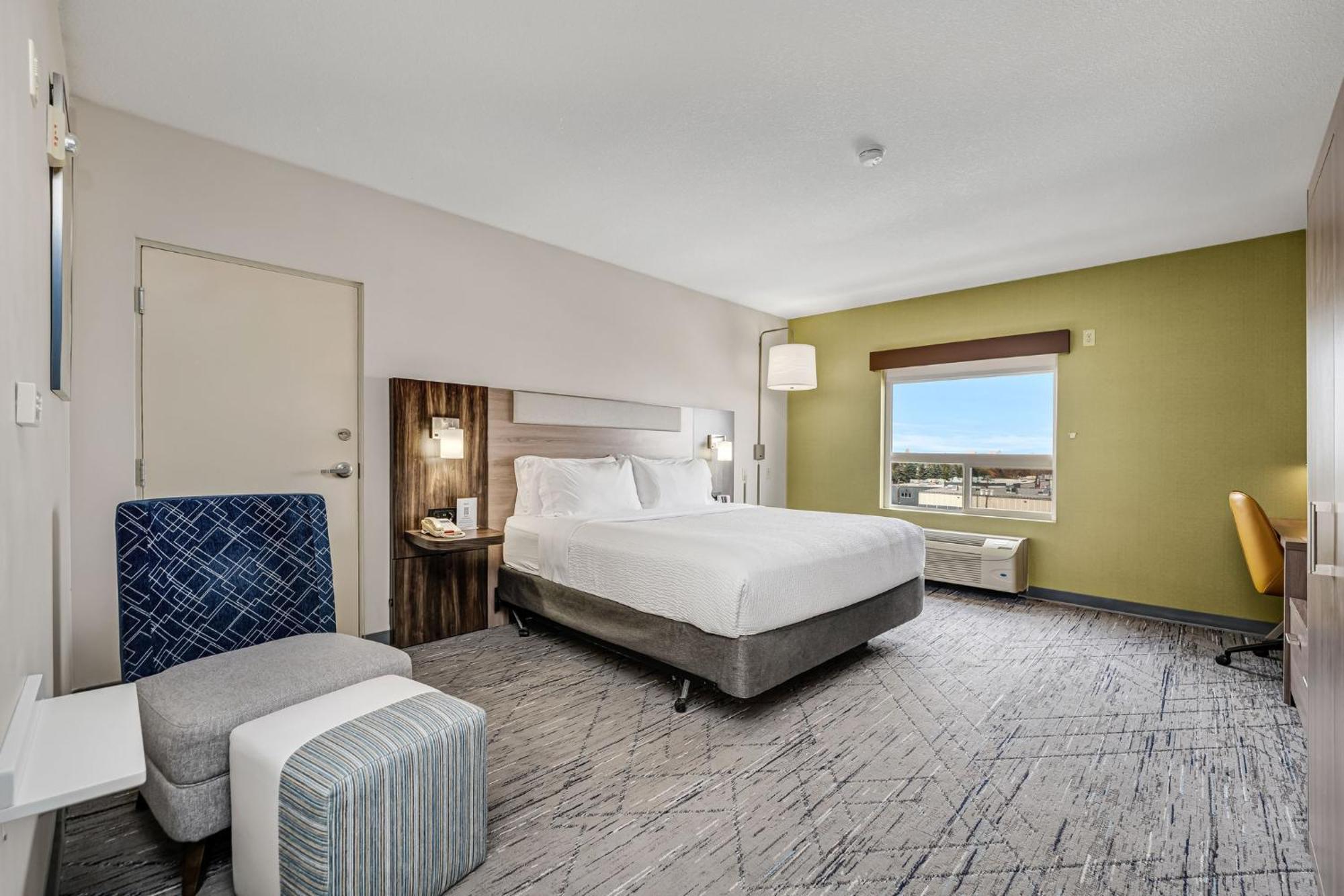 Holiday Inn Express Hotel & Suites-Edmonton South By Ihg Buitenkant foto