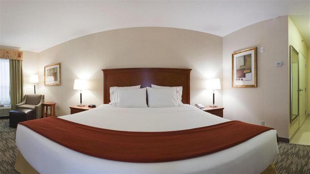 Holiday Inn Express Hotel & Suites-Edmonton South By Ihg Buitenkant foto